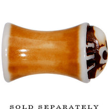 Load image into Gallery viewer, 2G Brown White Resin Skull Saddle Plug
