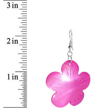 Load image into Gallery viewer, Pink Hammershell Flower Earrings
