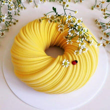 Load image into Gallery viewer, 3D Big Swirl Shape Silicone Butter Cake Mould Kitchen Baking Form Tools For Cake Bakery Baking Dish Bakeware Mold Cake Pan Round Swirl Cake Mold For Baking Amazing Dessert Silicone 3D Mould

