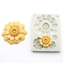 Load image into Gallery viewer, 3D Flower Shape Silicone Mold Chocolate Sugar Cookies Chocolate Mould Cake Lace Decoration Clay Mold Kitchen Baking Tool Fondant Molds Mini Flower Mold Non-stick Silicone Molds For Cake Decorating
