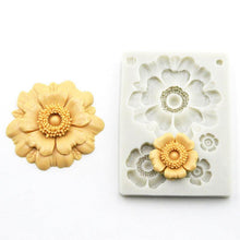 Load image into Gallery viewer, 3D Flower Shape Silicone Mold Chocolate Sugar Cookies Chocolate Mould Cake Lace Decoration Clay Mold Kitchen Baking Tool Fondant Molds Mini Flower Mold Non-stick Silicone Molds For Cake Decorating
