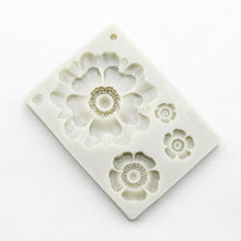 Load image into Gallery viewer, 3D Flower Shape Silicone Mold Chocolate Sugar Cookies Chocolate Mould Cake Lace Decoration Clay Mold Kitchen Baking Tool Fondant Molds Mini Flower Mold Non-stick Silicone Molds For Cake Decorating
