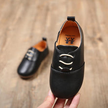 Load image into Gallery viewer, Luxury Leather Spring And Autumn Children Durable Shoe Boys And Girls Shoes Baby Walkers Casual Shoes
