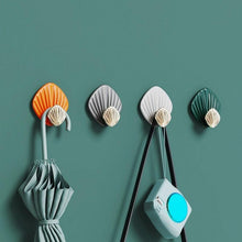 Load image into Gallery viewer, 4pcs Creative Shell Shape Wall Hanging Hook Punch-free Strong Adhesive Hook Bathroom Kitchen Wall-mounted Seamless Sticky Hook  Shell Hook Non-Punching Strong Adhesive Adhesive Hook Bearing Door Behind Wall Bathroom Kitchen Key Holder
