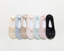 Load image into Gallery viewer, 5 Pairs Fashion Women Girls Summer Socks 7 Color Style Lace Flower Short Sock Antiskid Invisible Ankle Socks For Women
