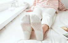 Load image into Gallery viewer, 5 Pairs Female Silicone non-slip invisible Socks Summer Solid Color Mesh Ankle Boat Socks Female Cotton Slipper No show Socks For Women
