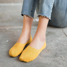 Load image into Gallery viewer, 5 Pairs Women Cotton Low Cut Socks Solid Snowflake Soft Summer Silicone Non-slip Deep Mouth Prevent Heel Loss Slipper Socks For Women
