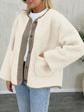 Load image into Gallery viewer, Modern Cozy Women Luxuriously Cozy Contrast Button Up Sherpa Jacket with Pockets For Fall &amp; Winter
