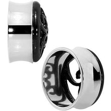 Load image into Gallery viewer, 24mm Steel Black Filigree Duet Heart Saddle Plug Set
