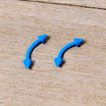 Load image into Gallery viewer, 16G 5/16 Blue Glow in the Dark Cone End Curved Barbell Set of 2
