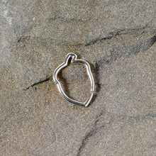 Load image into Gallery viewer, 16G 3/8 Steel Autumn Acorn Closure Ring
