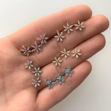 Load image into Gallery viewer, 16G 1/4 Clear CZ Gem Gold Tone Tri Flower Cartilage
