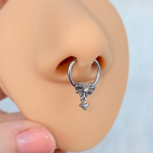 Load image into Gallery viewer, 16G 3/8 Clear Gem Looping Bow Hinged Segment Ring
