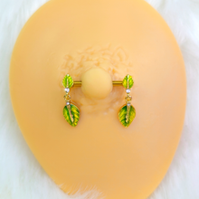 Load image into Gallery viewer, 14G 5/8 Clear Gem Gold Tone Lush Leaves Dangle Nipple Ring Set
