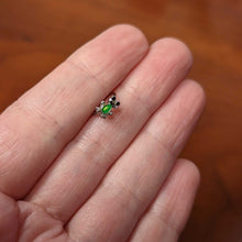 Load image into Gallery viewer, 20G 5/16 Light Green Groovy Frog Nose Hoop
