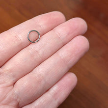 Load image into Gallery viewer, 18G 7mm Grade 23 Titanium Bendable Hoop Ring
