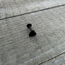 Load image into Gallery viewer, 16G 5/16 Black Simple Heart Internally Threaded Labret Tragus
