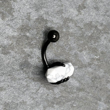 Load image into Gallery viewer, White Howlite Stone Black Claw Belly Ring
