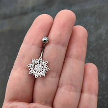Load image into Gallery viewer, Clear Gem Rococo Starry Flower Baroque Belly Ring

