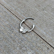 Load image into Gallery viewer, 16G 5/16 Simple Textured Butterfly Cartilage Clicker
