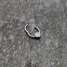 Load image into Gallery viewer, 16G 3/8 Clear Gem Filigree Winter Snowflake Hinged Segment Ring
