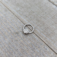 Load image into Gallery viewer, 16G 3/8 Clear Gem Filigree Winter Snowflake Hinged Segment Ring
