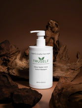 Load image into Gallery viewer, Glossy Smoky Green Vetiver Shampoo

