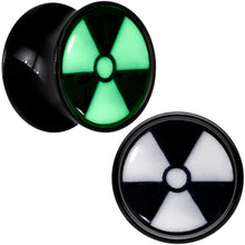 Load image into Gallery viewer, Black Acrylic Radioactive Glow in the Dark Double Flare Plug Set by Onyx O
