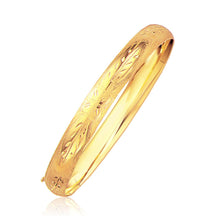 Load image into Gallery viewer, Classic Floral Carved Bangle in 14k Yellow Gold (8.0mm)
