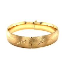 Load image into Gallery viewer, Classic Floral Carved Bangle in 14k Yellow Gold (13.5mm)
