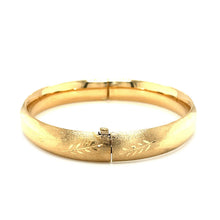 Load image into Gallery viewer, Classic Floral Carved Bangle in 14k Yellow Gold (10.0mm)
