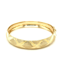 Load image into Gallery viewer, 10k Yellow Gold Dual-Textured Diamond Pattern Bangle
