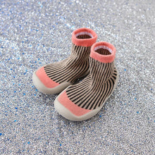 Load image into Gallery viewer, Modern Baby Comfortable Toddler First Walker Girl Kids Soft Rubber Shoe Anti-slip Boy Shoes
