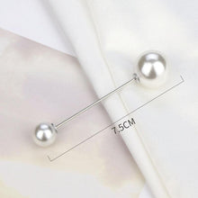 Load image into Gallery viewer, 1pcs Fashion Pearl Fixed Strap Charm Safety Pin Sweater Cardigan Clip Brooches Rhinestone Metal Jewelry Sweater Shawl Clips Faux Crystal and Pearl Pins for Fixing on Sweaters
