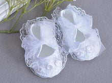 Load image into Gallery viewer, Baby Girls Princess Flowers White Elegant Luxury Shoes High Quality Lightweight Soft Sole Shoe
