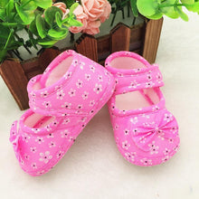 Load image into Gallery viewer, Baby Girl Shoes Soft Sneaker Kids Flowers Printed Newborn Cloth Shoes Lightweight And Breathable Shoe
