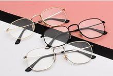 Load image into Gallery viewer, Unisex Woman and Man  Vintage Retro and Modern  Sunglasses Square Metal Frame Sunglasses Pilot Mirror Classic  With UV400 Protection
