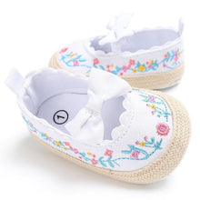 Load image into Gallery viewer, First Walkers Baby Girls Soft Soled Anti-Slip White Bow Shoe Luxury Stylish Shoes For Baby Girl Perfect Gift
