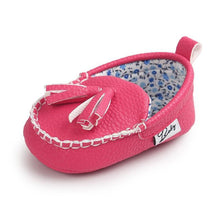 Load image into Gallery viewer, Baby Slippers Comfortable Newborn Babies Shoes Leather Outdoor Pre-walkers Unisex Soft Boots
