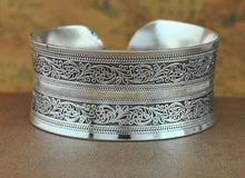 Load image into Gallery viewer, Big Elegant Luxury Amazing Classic Fashion Flower Metal Tibetan Indian Silver Vintage Retro Fashion Cuff Bracelet Bangle For Woman With Details of Animals
