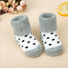 Load image into Gallery viewer, 1 Pair Newborn Cotton Striped Warm Slippers Socks For Baby Girls And Boys Very Comfortable And Soft Material
