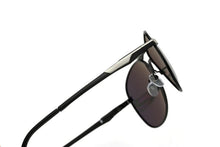 Load image into Gallery viewer, High Quality Modern Elegant Luxury Aviation Pilot Polarized Sunglasses With UV400 Protection

