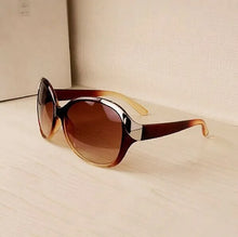 Load image into Gallery viewer, 2019 High Quality Women Sunglasses Luxury Fashion Summer Sun Glasses Women&#39;s Vintage Sunglass Goggles Eyeglasses R167
