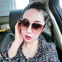 Load image into Gallery viewer, Luxury Square  Modern  WIth  Metal Luxury Bee Sunglasses For  Women and Ladies With  Retro Brand designer Metal Frame Oversized Style And Grandient Glasses
