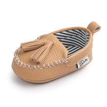 Load image into Gallery viewer, Baby Slippers Comfortable Newborn Babies Shoes Leather Outdoor Pre-walkers Unisex Soft Boots
