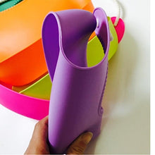 Load image into Gallery viewer, Modern Baby Plastic Bibs Waterproof Lunch Bibs for Boys &amp; Girls Infants Silicone Feeding Baby Saliva Waterproof Aprons for Baby

