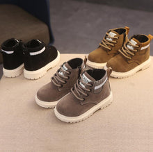 Load image into Gallery viewer, Modern Fashion Children Casual Shoes Autumn Winter Boots Boys Shoes Fashion Leather Soft AntI Slip Girls Boots
