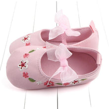 Load image into Gallery viewer, Newborn First Walkers Toddler Shoes Non-slip Baby Girls Kids Floral Shoes Princess Shoes Soft Sole Kids Toddler Infant Boots
