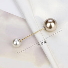Load image into Gallery viewer, 1pcs Fashion Pearl Fixed Strap Charm Safety Pin Sweater Cardigan Clip Brooches Rhinestone Metal Jewelry Sweater Shawl Clips Faux Crystal and Pearl Pins for Fixing on Sweaters
