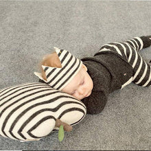 Load image into Gallery viewer, Modern Luxury New Trend  Baby Hat Girls and Boys Crown Knitted Cap Toddler Empty Top Hats Newborn Design Woolen Yarn Bonnet For Kids
